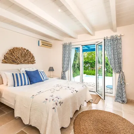 Myrtle Villa