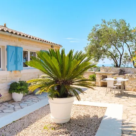 Myrtle Villa *